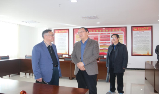 省委常委、省總工會主席馬吉孝等一行蒞臨青海物產(chǎn)集團(tuán)公司視察，調(diào)研指導(dǎo)道路貨運企業(yè)建會、貨運司機(jī)入會等工作